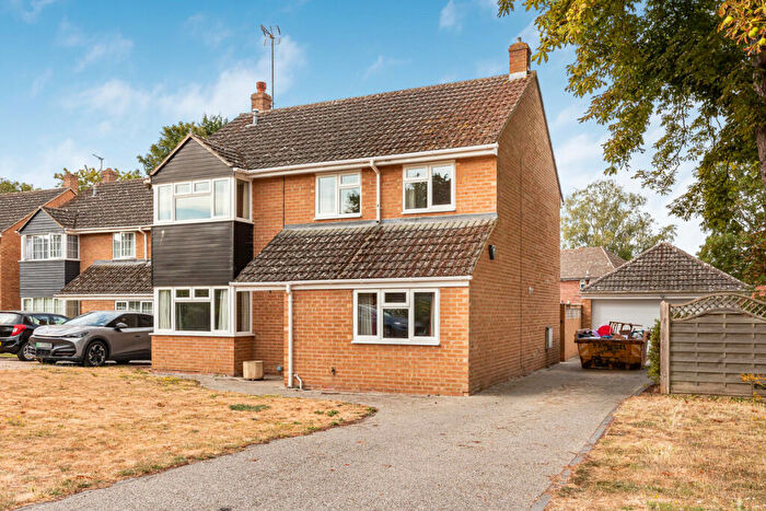 4 Bedroom Detached House For Sale In Willow Tree Close, Shippon, OX13