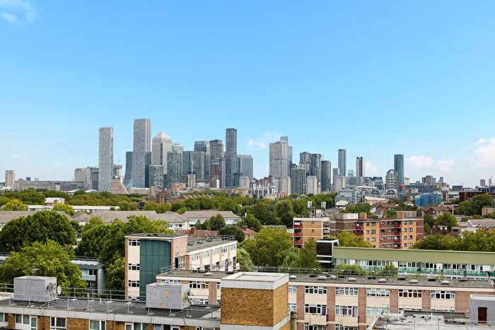 2 Bedroom Flat For Sale In Rotherhithe New Road, London, SE16