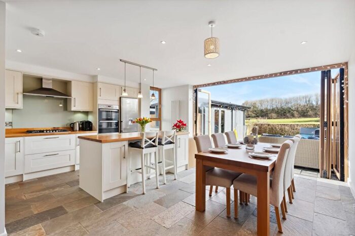 4 Bedroom Semi-Detached House For Sale In Outwood Lane, Bletchingley, Redhill, RH1