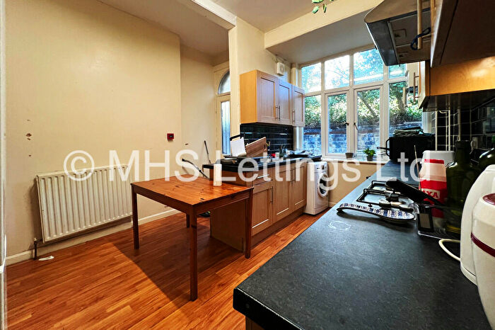 8 Bedroom Terraced House To Rent In Regent Park Terrace, Leeds, LS6