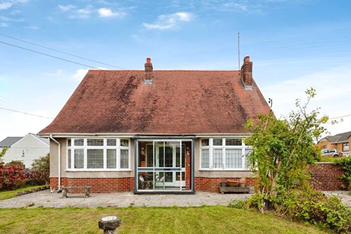 2 Bedroom Detached House For Sale In Glebe Road, Loughor, Swansea, SA4