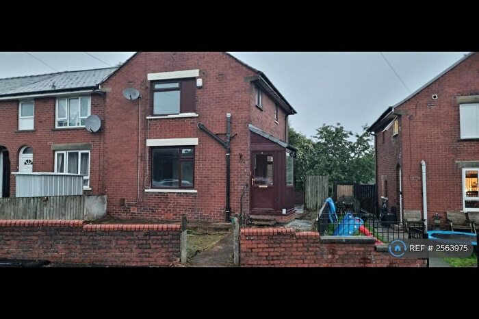 3 Bedroom Semi-Detached House To Rent In Shakespeare Road, Oldham, OL1