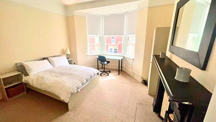 3 Bedroom Flat To Rent In Shortridge Terrace, Newcastle Upon Tyne, NE2