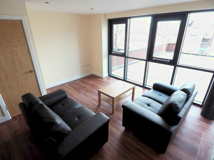 3 Bedroom Apartment To Rent In Apt Devonshire Point, S1