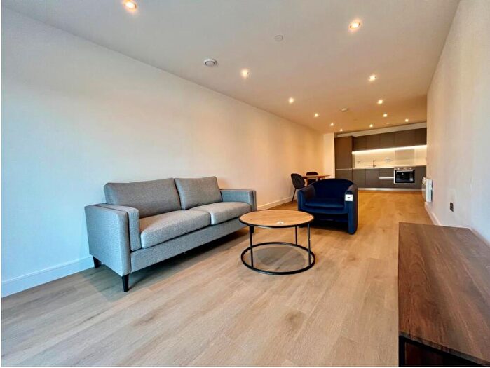 2 Bedroom Flat To Rent In York Road, Leeds, LS9