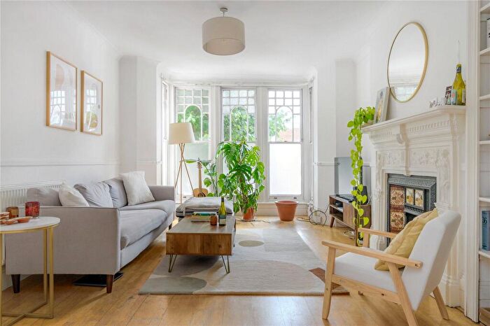 2 Bedroom Apartment To Rent In Northolme Road, London, N5