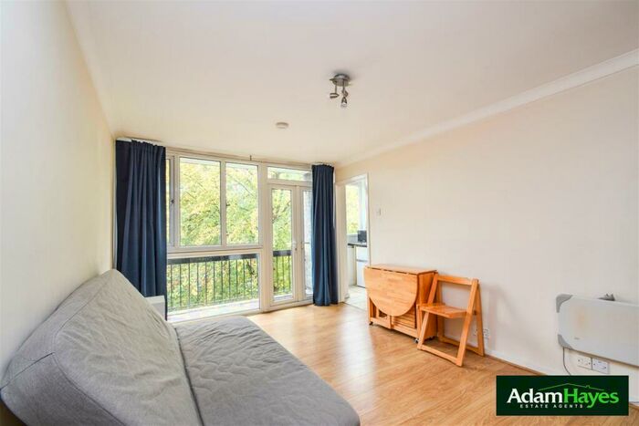 Studio To Rent In Ashbourne Close, Woodside Park, N12