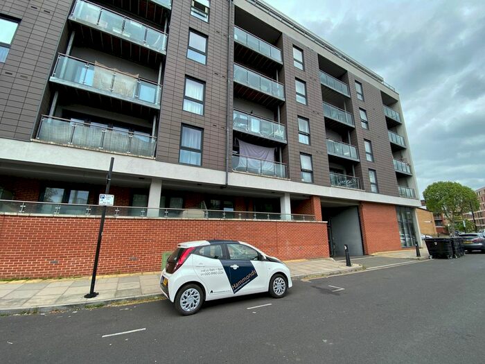 2 Bedroom Flat To Rent In Mostyn Grove, London, E3
