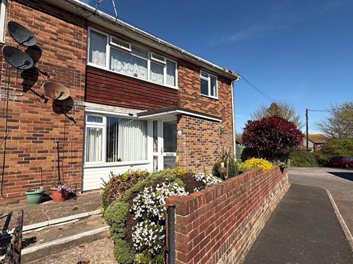 2 Bedroom Flat For Sale In Powell Close, Seaton, Devon, EX12
