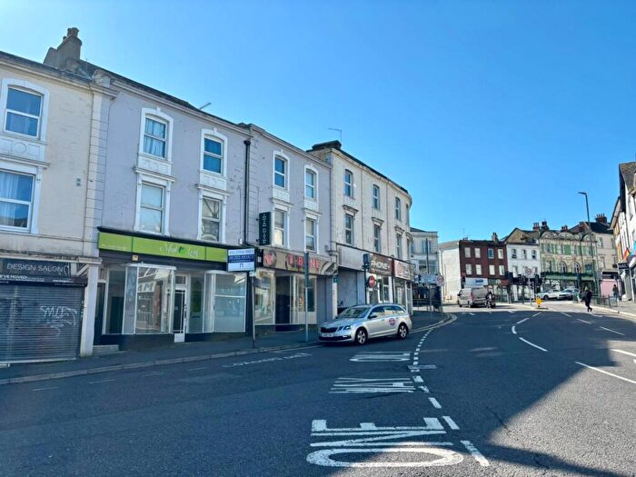 2 Bedroom Flat To Rent In The Triangle, Bournemouth, BH2