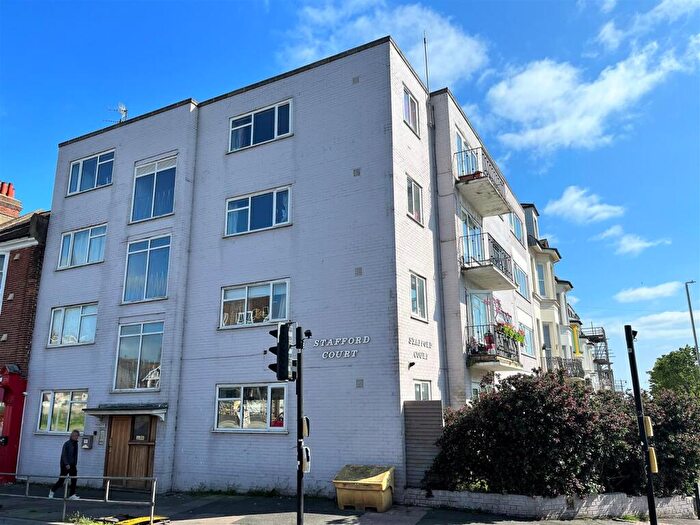 Flat To Rent In Edward Street, Brighton, BN2