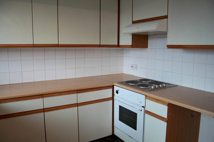 1 Bedroom Flat To Rent In London Road, Southend, Essex, SS9