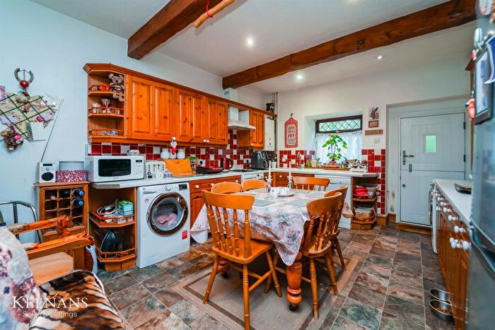 2 Bedroom Cottage For Sale In Holcombe Road, Rossendale, BB4