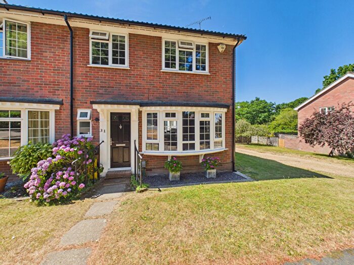 3 Bedroom End Of Terrace House For Sale In Woodland Mews, West End, SO30