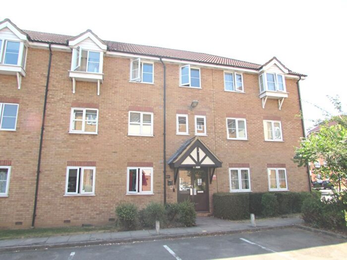 3 Bedroom Flat To Rent In Foxglove Court, Wembley, Middlesex, HA0