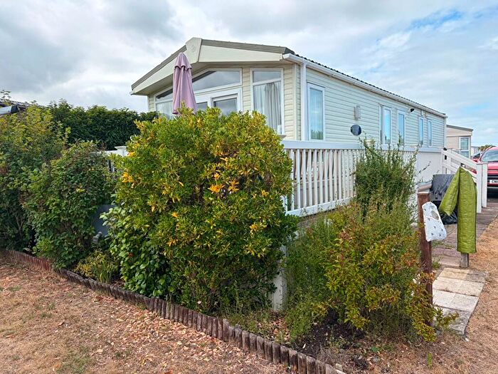 2 Bedroom Park Home For Sale In Butt Lane, Burgh Castle, NR31