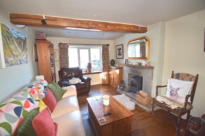 2 Bedroom Semi-Detached House For Sale In The Wash, Chapel-En-Le-Frith, High Peak, SK23