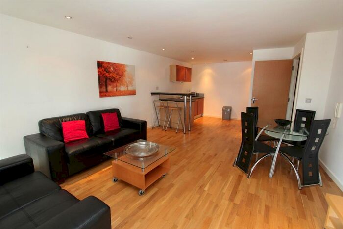 2 Bedroom Flat To Rent In Elba, City Island, LS12