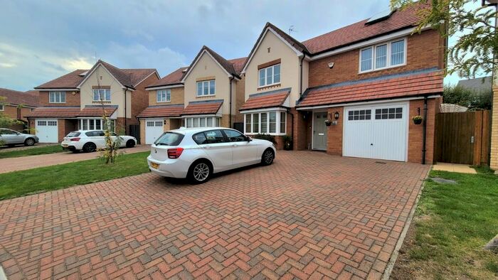 4 Bedroom Property To Rent In Ivy Close, Leavesden, Watford, WD25