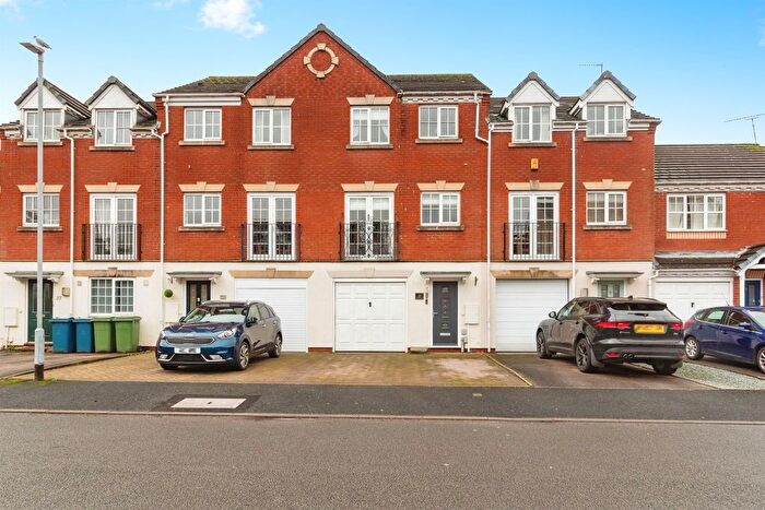 3 Bedroom Property For Sale In Gibson Close, Stafford, ST16