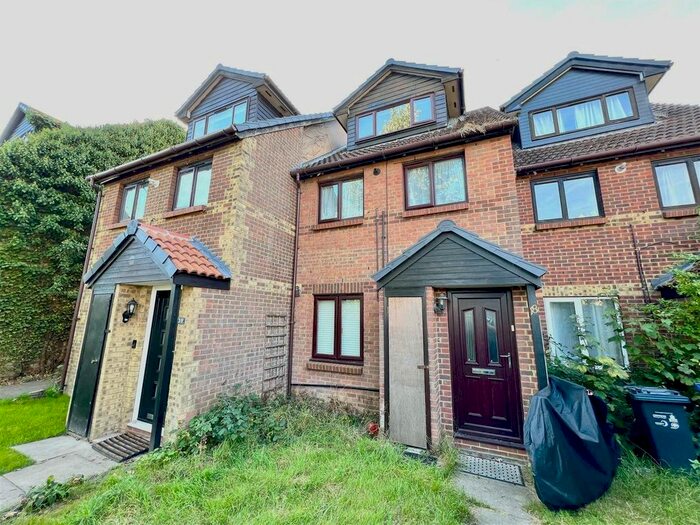 2 Bedroom Flat To Rent In Reynolds Close, Merton Abbey, SW19