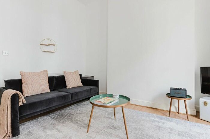 1 Bedroom Apartment To Rent In Mornington Crescent, London, NW1