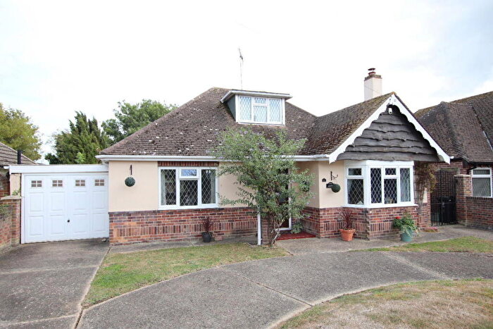 3 Bedroom Detached House For Sale In The Green, Clacton On Sea, CO16