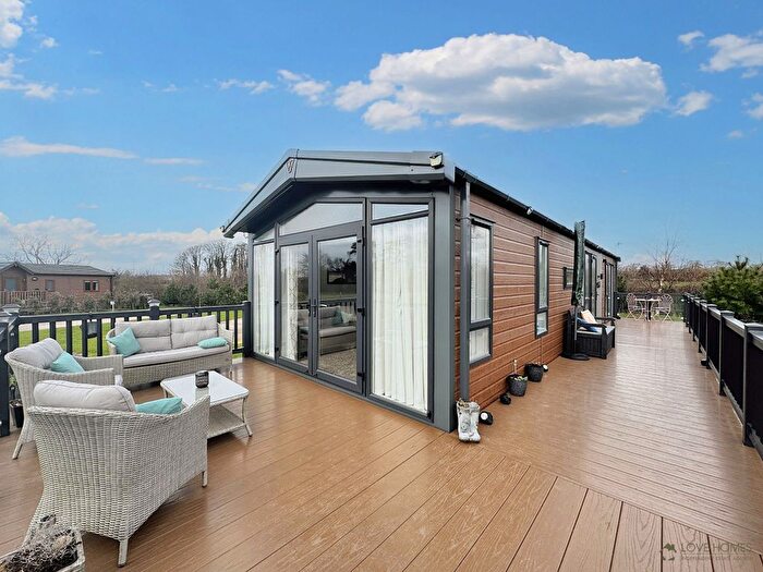 2 Bedroom Mobile/park Home For Sale In Stony Lane Retreats, Stony Lane, Forton, Preston, PR3