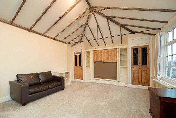 Studio To Rent In Cambridge Street, Pimlico, SW1V