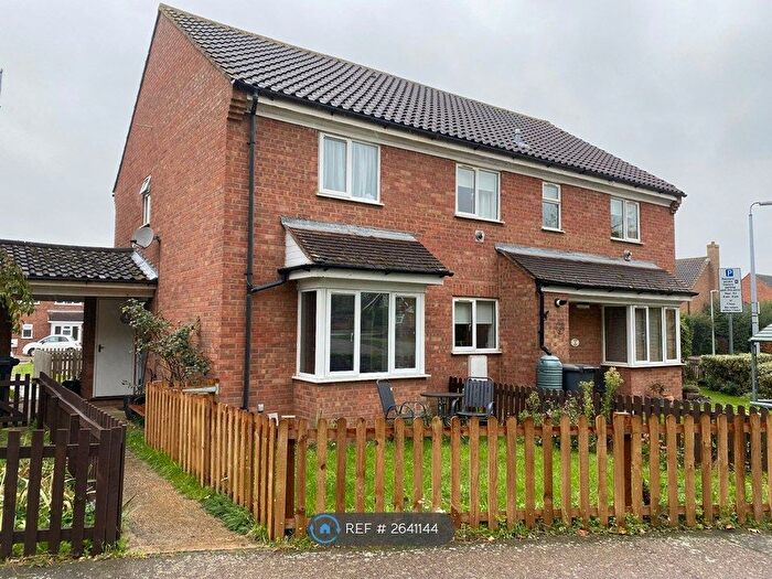 2 Bedroom Semi-detached House To Rent In Ripon Court, Biggleswade, SG18