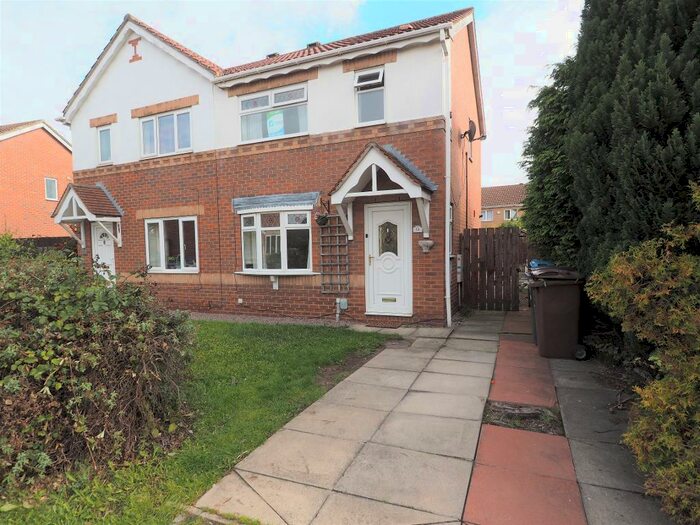 3 Bedroom Semi-Detached House To Rent In Bridgegate Drive, Victoria Dock, Hull, HU9