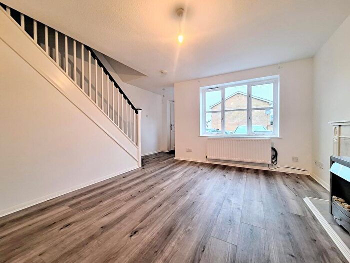 2 Bedroom House To Rent In Sandpiper Drive, Erith, DA8