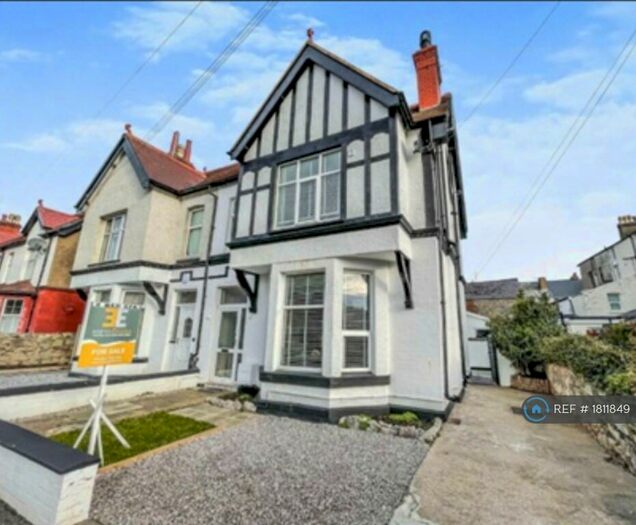 3 Bedroom Semi-Detached House To Rent In Maelgwyn Road, Llandudno, LL30