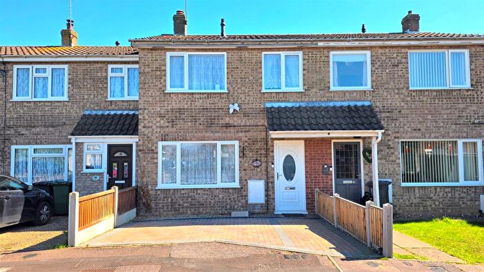 3 Bedroom Terraced House For Sale In Fern Gardens, Belton, NR31