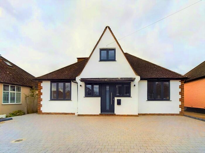 4 Bedroom Property To Rent In Keswick Gardens, Ruislip, HA4