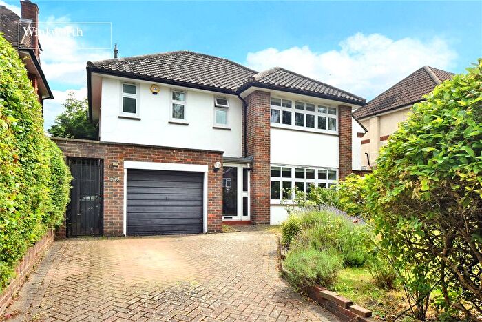 4 Bedroom Detached House To Rent In The Dene, South Cheam, Sutton, SM2