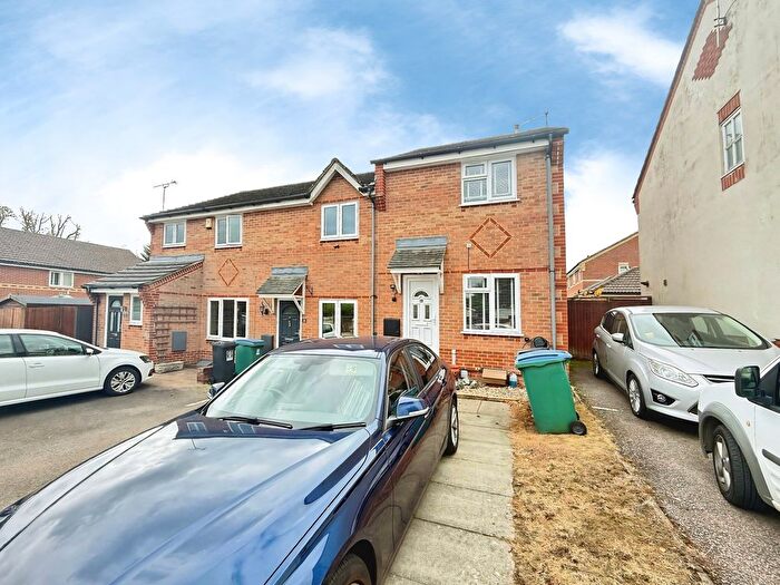 2 Bedroom Property To Rent In Loweswater Close, Watford, WD25