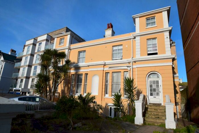 1 Bedroom Flat To Rent In Trinity Trees, Eastbourne, BN21