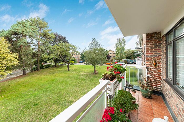 2 Bedroom Flat For Sale In Brecon Court, Greenacres, Eltham, SE9