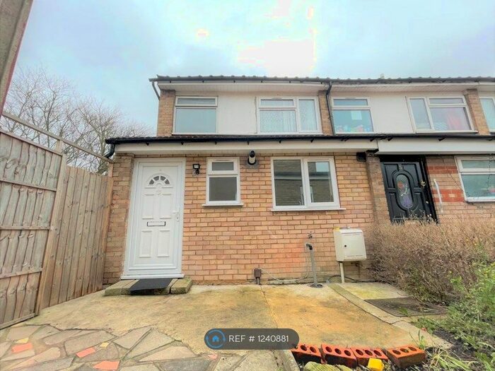 2 Bedroom Terraced House To Rent In Waylands, Hayes, UB3