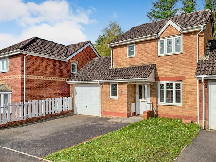 4 Bedroom Detached House For Sale In Parc Penscynnor, Cilfrew, Neath, SA10