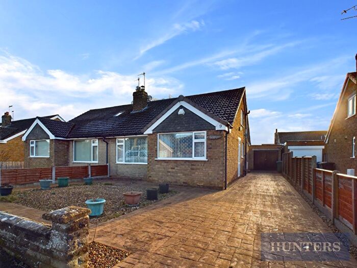 3 Bedroom Semi-Detached Bungalow For Sale In Hewley Drive, West Ayton, Scarborough, YO13