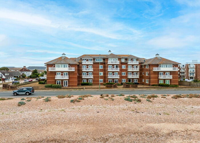 3 Bedroom Flat For Sale In Harsfold Road, Rustington, BN16