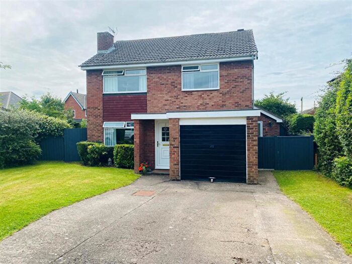 4 Bedroom Detached House For Sale In Starling Close, Farndon, Chester, CH3