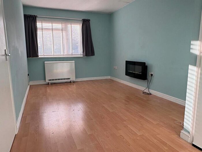1 Bedroom Maisonette To Rent In Warren Avenue, Leicester, LE4