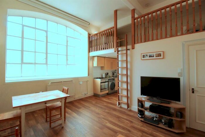 1 Bedroom Flat To Rent In Coombe Road, BN2