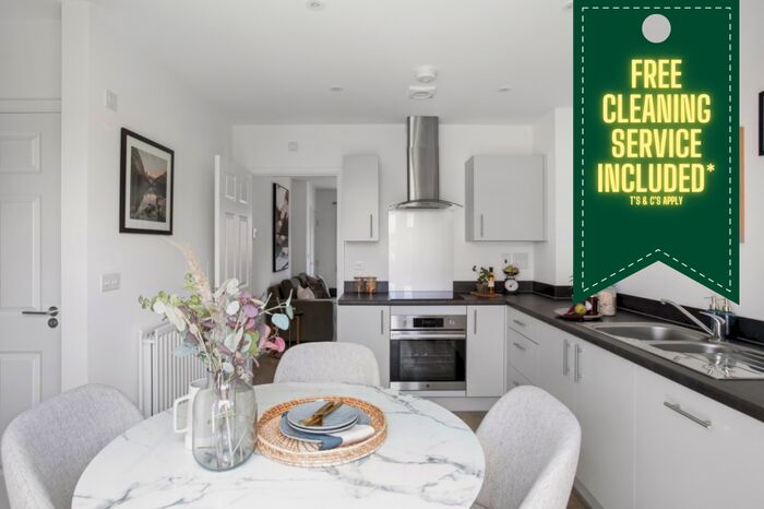 3 Bedroom Semi-Detached House To Rent In The Gallops, Braintree, CM7