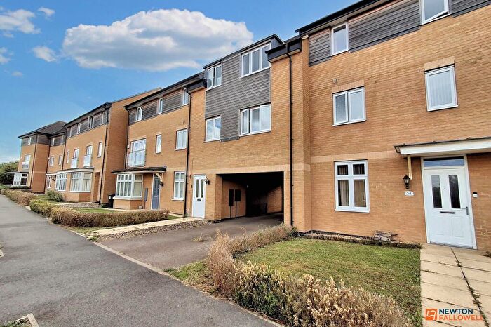 2 Bedroom Terraced House For Sale In Manor Drive, Gunthorpe, Peterborough, PE4