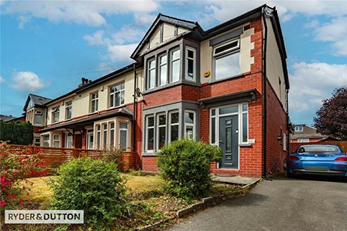 3 Bedroom End Of Terrace House For Sale In Heys Lane, Heywood, Greater Manchester, OL10