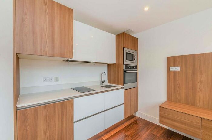 1 Bedroom Flat To Rent In Centre Heights, Swiss Cottage, London, NW3